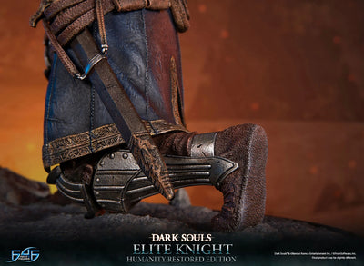 Elite Knight: Humanity Restored Edition - LIMITED EDITION – First 4 Figures – ActionFigure Brasil — com base expositora