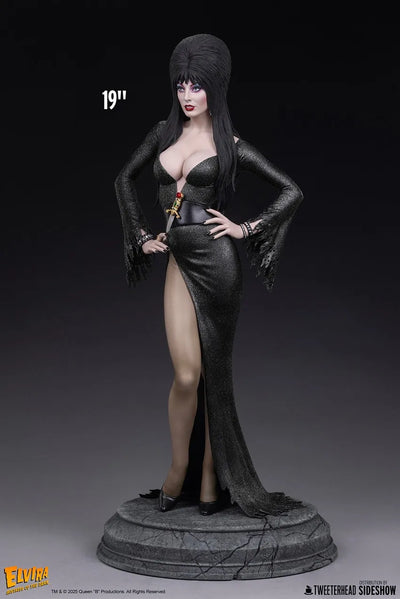 Elvira: Mistress of the Dark (Black Glitter Dress Variant) - LIMITED EDITION: 700 (Black - Variant) – Tweeterhead – ActionFigure Brasil — close