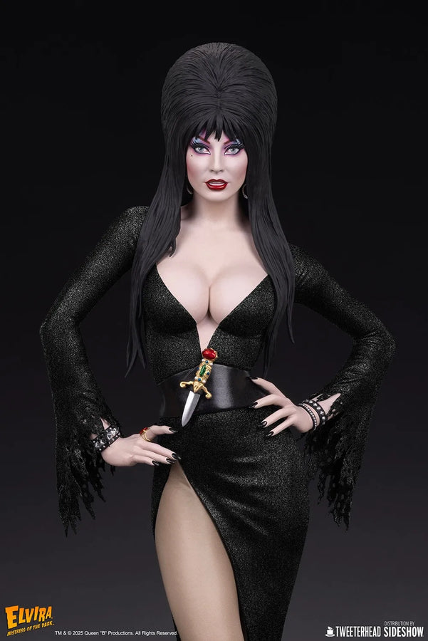 Elvira: Mistress of the Dark (Black Glitter Dress Variant) - LIMITED EDITION: 700 (Black - Variant) – Tweeterhead – ActionFigure Brasil