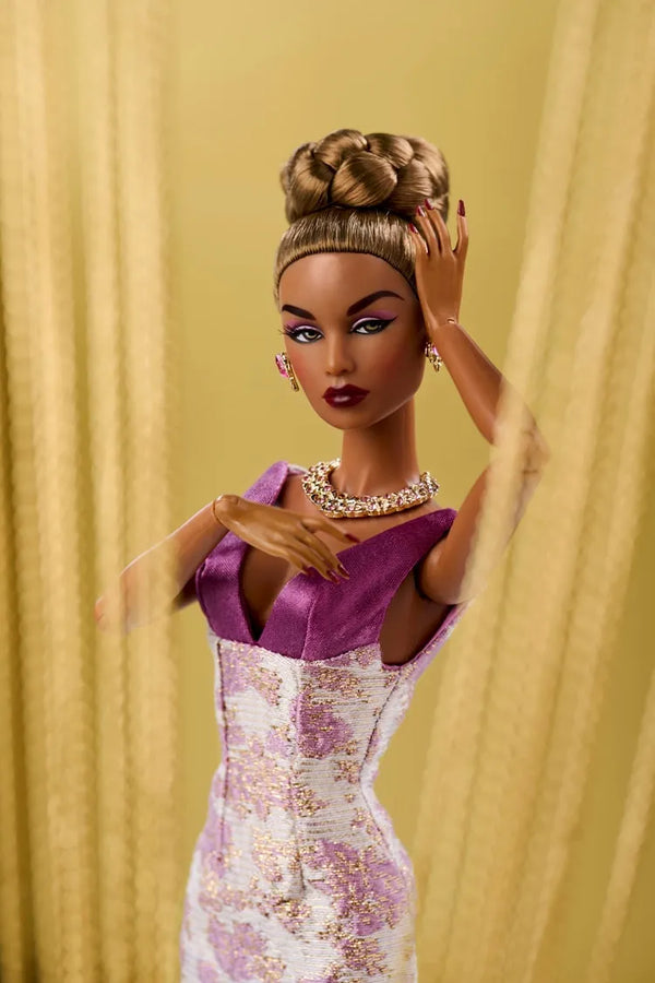Enchanting in Amethyst – Lady Aurelia Grey™ - LIMITED EDITION: 750 – Integrity Toys – ActionFigure Brasil