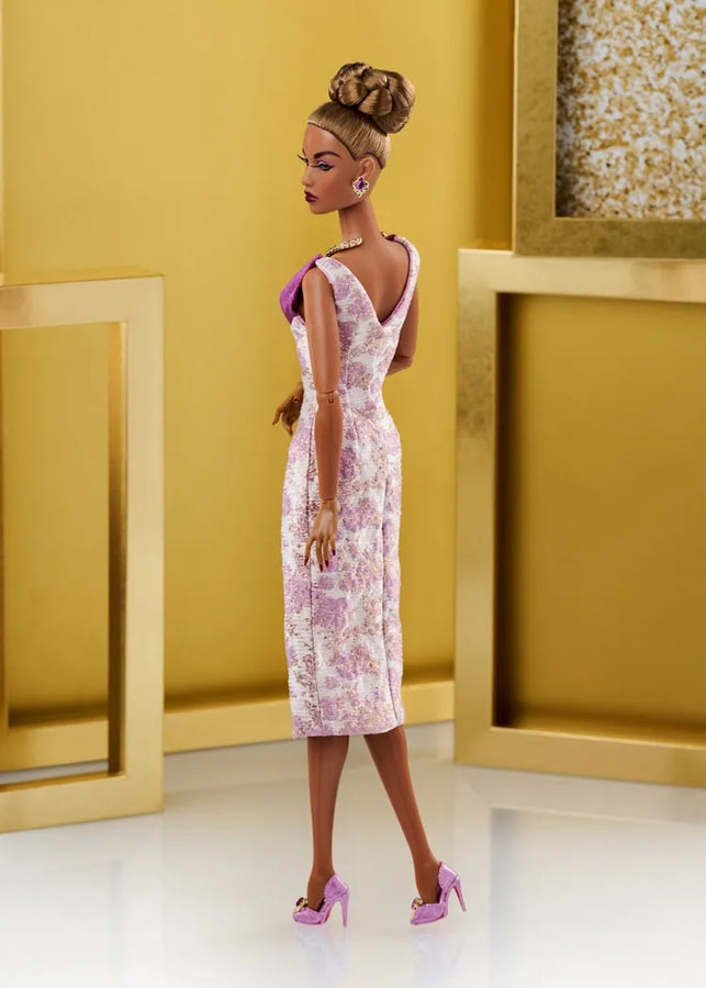 Enchanting in Amethyst – Lady Aurelia Grey™ - LIMITED EDITION: 750 – Integrity Toys – ActionFigure Brasil