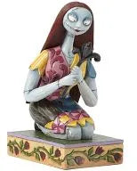 Enesco Disney Traditions - The Nightmare Before Christmas: Sally Statueㅤ – Gantaku – ActionFigure Brasil