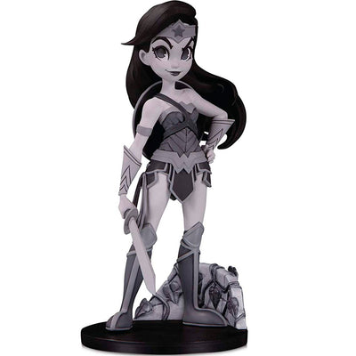 ESTÁTUA DC COLLECTIBLES DC ARTISTS ALLEY - WONDER WOMAN BY CHRISSIE ZULLO BLACK AND WHITE VARIANT 35949