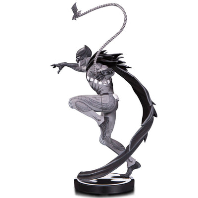 ESTÁTUA DC COLLECTIBLES DESIGNER SERIES - BATMAN BY KENNETH ROCAFORT STATUE