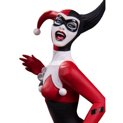 ESTÁTUA DC COLLECTIBLES HARLEY QUINN RED, WHITE AND BLACK - BY JAE LEE 35010