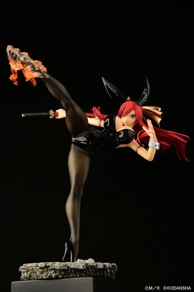 Fairy Tail - Erza Scarlet - 1/6 - High Kick Ver., Black Bunny (Orca Toys)ㅤ – Orca Toys – ActionFigure Brasil — com base expositora