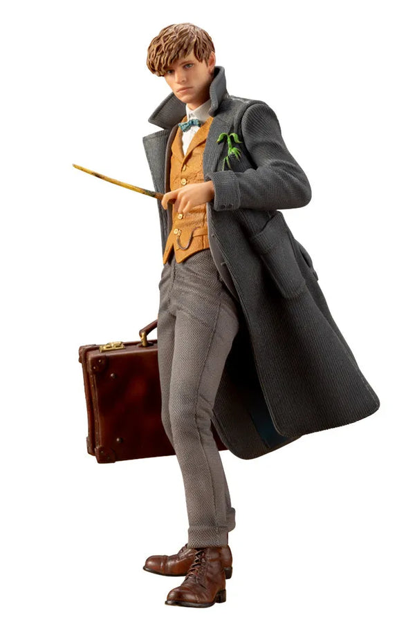 Fantastic Beasts: The Crimes of Grindelwald - Newt Scamander - Pickett - ARTFX+ - 1/10 (Kotobukiya)ㅤ – Kotobukiya – ActionFigure Brasil