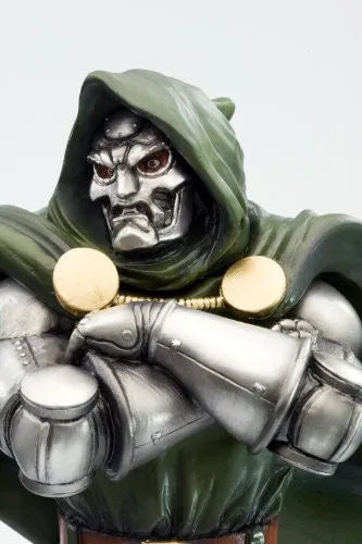 Fantastic Four - Dr. Doom - Fine Art Statue - 1/6 (Kotobukiya)ㅤ – Kotobukiya – ActionFigure Brasil — com base expositora