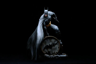 Fantasy Figure Gallery - DC Comics Collection: Batman 1/6 PVC(Provisional Pre-order)ㅤ – Yamato USA – ActionFigureBrasil — ambientada