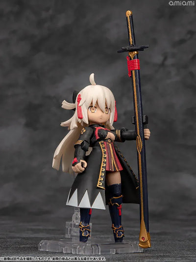 Fate/Grand Order - Jeanne d'Arc (Alter) - Desktop Army - Desktop Army Fate/Grand Order 4th - Avenger (MegaHouse)ㅤ – MegaHouse As Manufacturer – ActionFigure Brasil — ambientada