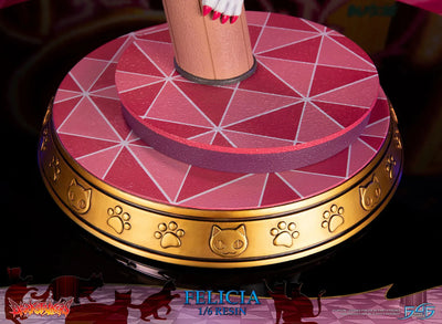 Felicia – First 4 Figures – ActionFigure Brasil — ângulo diferente