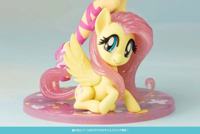 Fluttershy Bishoujo (Limited Edition) - LIMITED EDITION – Kotobukiya – ActionFigure Brasil — com base expositora
