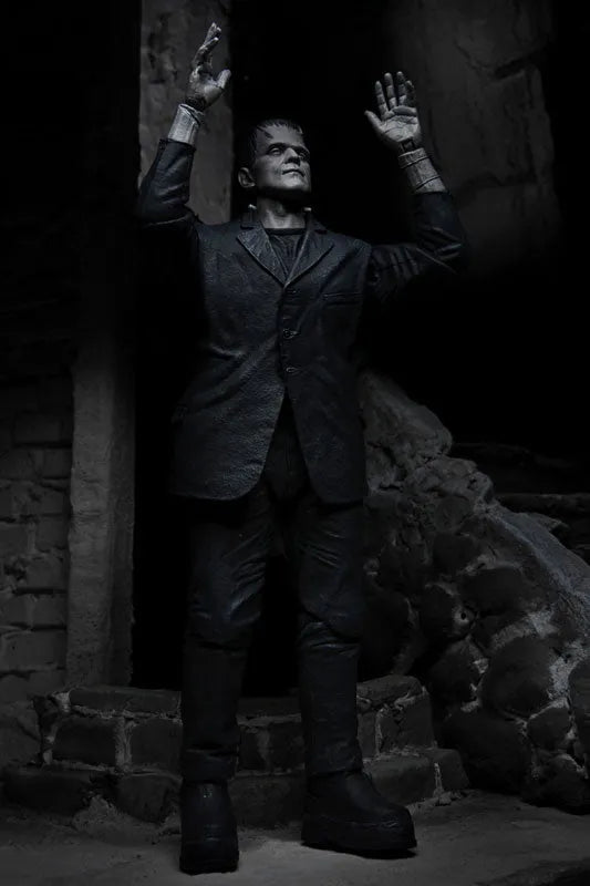 Frankenstein / Frankenstein's Monster Ultimate 7 Inch Action Figureㅤ – Neca – ActionFigure Brasil
