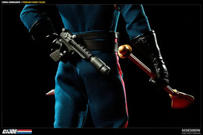 G.I. Joe 1/4 Scale Premium Figure Cobra Commanderㅤ – Sideshow Collectibles – ActionFigureBrasil — ambientada