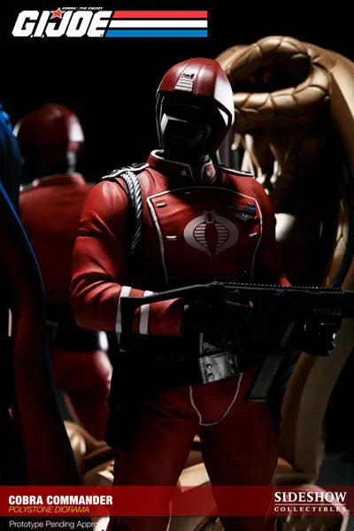 G.I. Joe Cobra Commander Diorama Statueㅤ – Sideshow Collectibles – ActionFigureBrasil — com base expositora