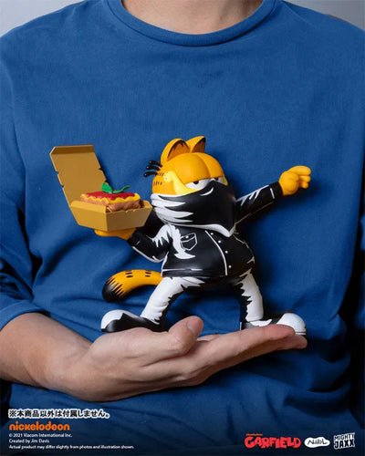 Garfield / Lasagna Bomber by Ndikol 7 Inch Vinyl Art Statueㅤ – Mighty Jaxx – ActionFigureBrasil — close