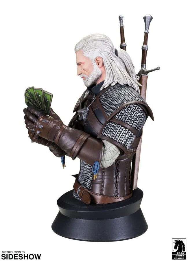 Geralt Playing Gwent - LIMITED EDITION – Dark Horse Comics – ActionFigure Brasil