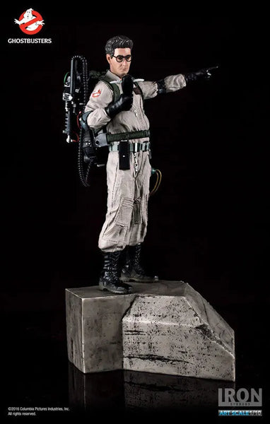 Ghostbusters - Egon Spengler 1/10 Art Scale Statueㅤ – Iron Studios – ActionFigureBrasil — ângulo diferente