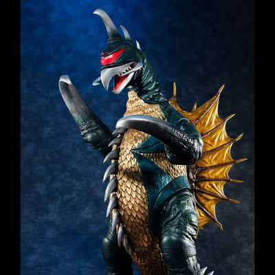 Gigan (1972) – MegaHouse – ActionFigure Brasil — com base expositora