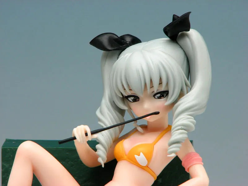 Girls und Panzer 1/10 Anchovy -Swimsuit ver.- Girls und Panzer 10th Anniversary Special Edition desu! Resin Kitㅤ – Platz Hobby – ActionFigureBrasil