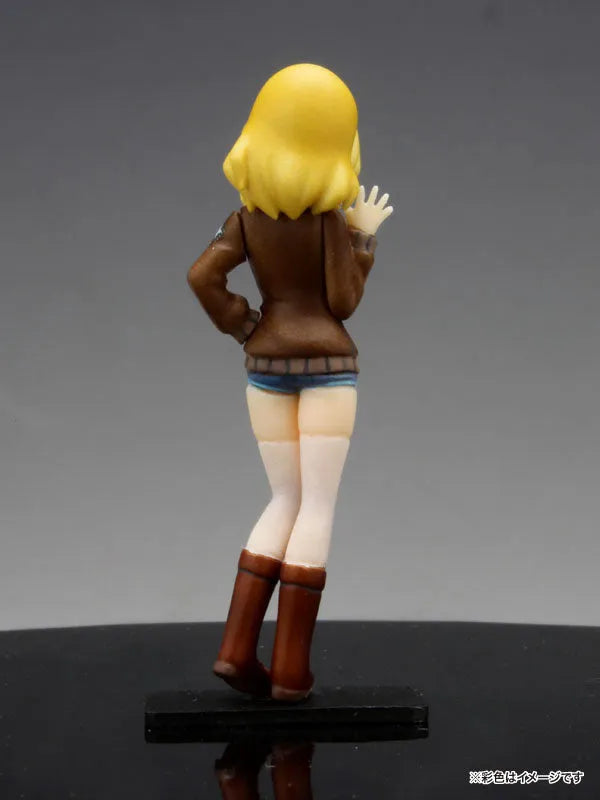 Girls und Panzer - Anchovy - Darjeeling - Kay - Captain Figure Set - 1/35 (Platz)ㅤ – Platz Hobby – ActionFigure Brasil