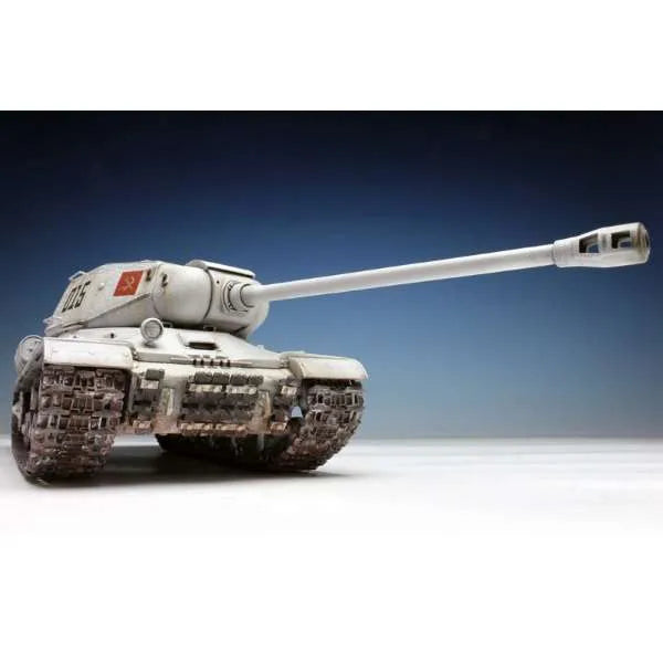 Girls und Panzer - IS-2 - 1/35 - Pravda High School (Platz)ㅤ – Platz Hobby – ActionFigure Brasil