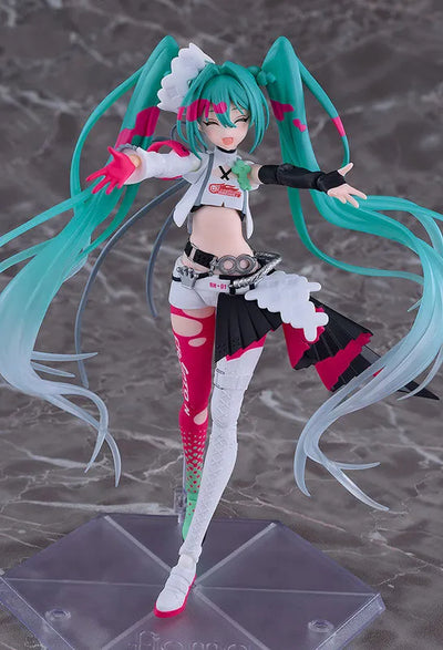 Good Smile Racing - Hatsune Miku - Figma #SP-174 - Racing 2025 Ver. (GOOD SMILE Racing, Max Factory)ㅤ – GOOD SMILE Racing as ManufacturerMax Factory – ActionFigure Brasil — ambientada