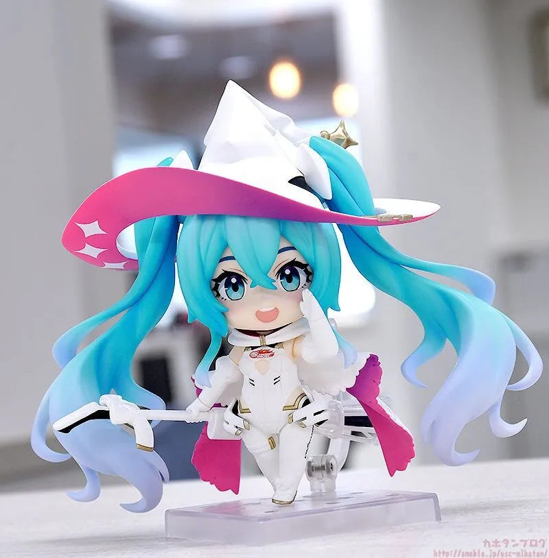 GOOD SMILE Racing - Hatsune Miku - Nendoroid #2477 - Racing 2024 Ver. (GOOD SMILE Racing)ㅤ – Good Smile Racing – ActionFigure Brasil