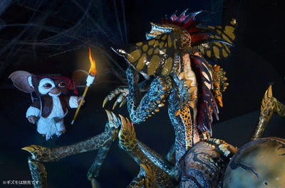 Gremlins - Spider Mohawk 10 Inch Action Figureㅤ – Neca – ActionFigure Brasil — com base expositora