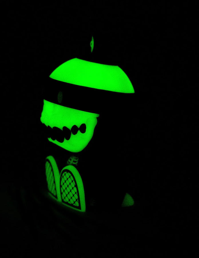 Grinbot GID (Variant) – Clutter Studios – ActionFigure Brasil