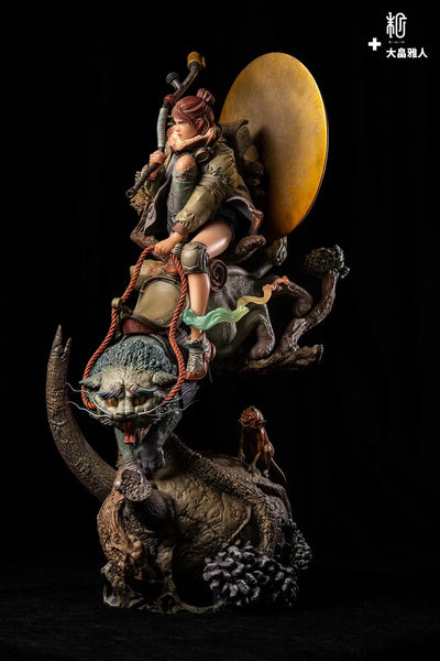 Guai - LIMITED EDITION: 300 – Manas SUM – ActionFigure Brasil — com base expositora