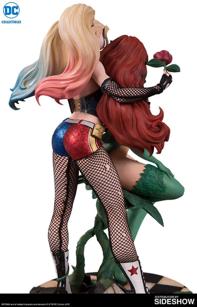 Harley Quinn & Poison Ivy - LIMITED EDITION: 5000 – DC Direct – ActionFigure Brasil — iluminação de estúdio