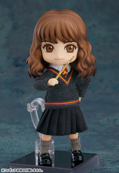 Harry Potter - Nendoroid Doll: Outfit Set - Gryffindor Uniform - Girl (Good Smile Company)ㅤ – Good Smile Company As Manufacturer – ActionFigureBrasil — ângulo diferente