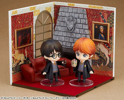 Harry Potter - Nendoroid Playset #08 - Gryffindor Common Room (Good Smile Company)ㅤ – Good Smile Company – ActionFigureBrasil — ângulo diferente