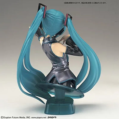Hatsune Miku - Bustㅤ – Bandai – ActionFigureBrasil — ângulo diferente