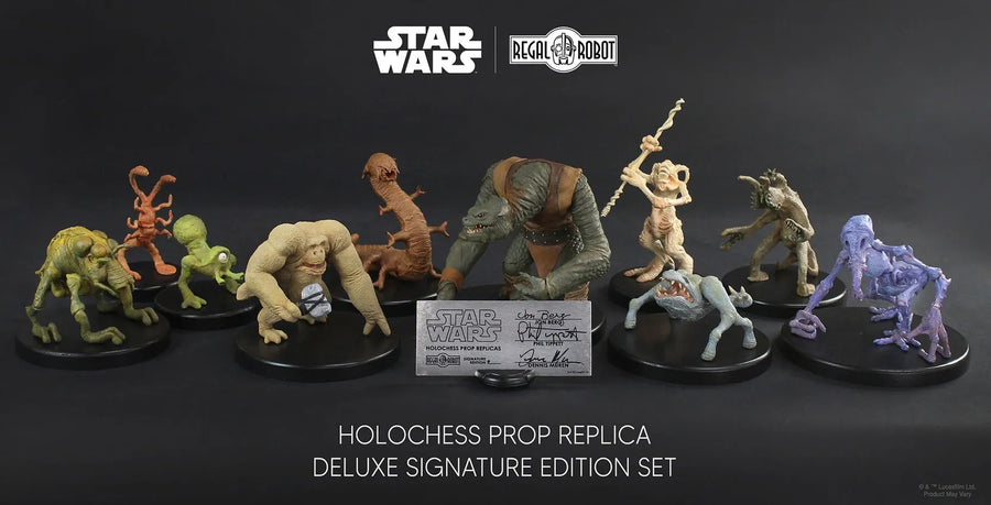 Holochess (Deluxe Signature Edition) - LIMITED EDITION: 77 – Regal Robot – ActionFigure Brasil