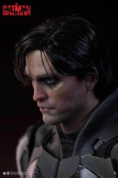 The Batman (2022) - The Batman & Bruce Wayne (Deluxe Version) A004D1