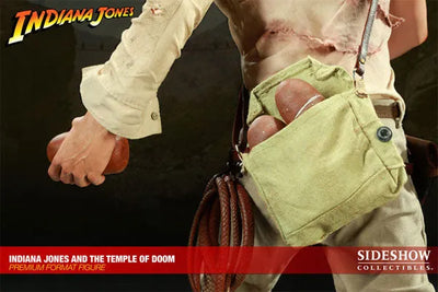Indiana Jones - 1/4 Scale Premium Figure: Indiana Jones (The Temple Of Doom)ㅤ – Sideshow Collectibles – ActionFigure Brasil — com base expositora