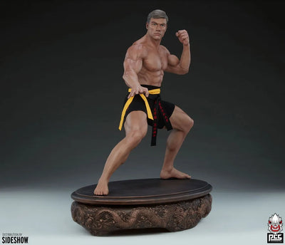 Jean-Claude Van Damme: Shotokan Tribute - LIMITED EDITION: 500 – PCS – ActionFigure Brasil — com base expositora