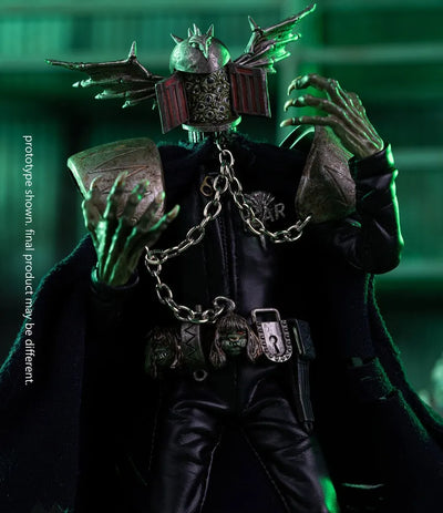 Judge Fear – Hiya Toys – ActionFigure Brasil — com base expositora