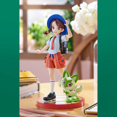 Juliana with Sprigatito – Kotobukiya – ActionFigure Brasil — ângulo diferente