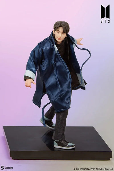 Jung Kook Deluxe - LIMITED EDITION – Sideshow Collectibles – ActionFigure Brasil — acessórios