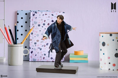 Jung Kook Deluxe - LIMITED EDITION – Sideshow Collectibles – ActionFigure Brasil — ângulo diferente