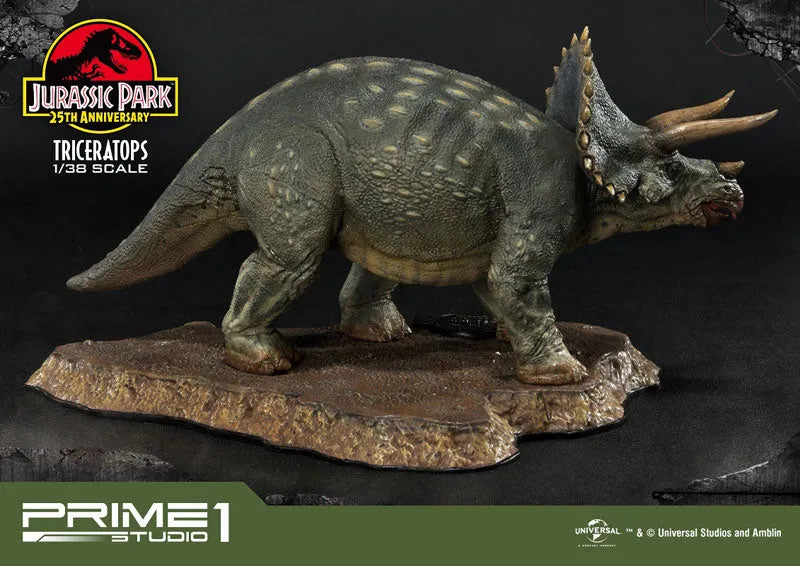 Jurassic Park - Triceratops - Prime Collectible Figures PCFJP-02 - 1/38 (Prime 1 Studio)ㅤ – Prime 1 Studio – ActionFigure Brasil