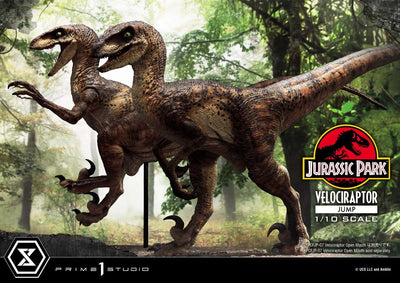 Jurassic Park - Velociraptor - Prime Collectible Figures PCFJP-06 - 1/10 - Jump (Prime 1 Studio)ㅤ – Prime 1 Studio – ActionFigure Brasil — com base expositora