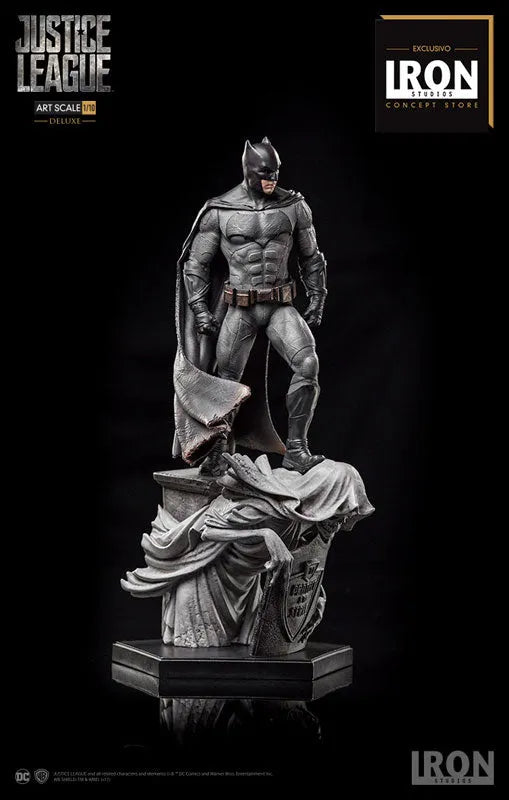 Justice League - Batman Deluxe 1/10 Art Scale Statueㅤ – IRON STUDIOS – ActionFigure Brasil