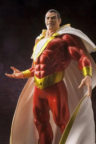 Justice League - Shazam! - Captain Marvel - DC Comics New 52 ARTFX+ - 1/10 (Kotobukiya)ㅤ – Kotobukiya – ActionFigureBrasil — embalagem