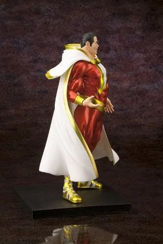 Justice League - Shazam! - Captain Marvel - DC Comics New 52 ARTFX+ - 1/10 (Kotobukiya)ㅤ – Kotobukiya – ActionFigureBrasil — close