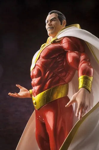 Justice League - Shazam! - Captain Marvel - DC Comics New 52 ARTFX+ - 1/10 (Kotobukiya)ㅤ – Kotobukiya – ActionFigure Brasil — embalagem