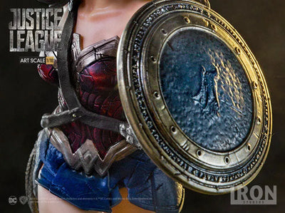 Justice League - Wonder Woman 1/10 Art Scale Statueㅤ – Iron Studios – ActionFigureBrasil — ambientada